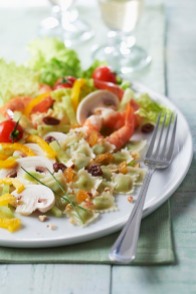 22-salade-coloree-aux-crevettes-et-ravioles-comte-bio-saint-jean